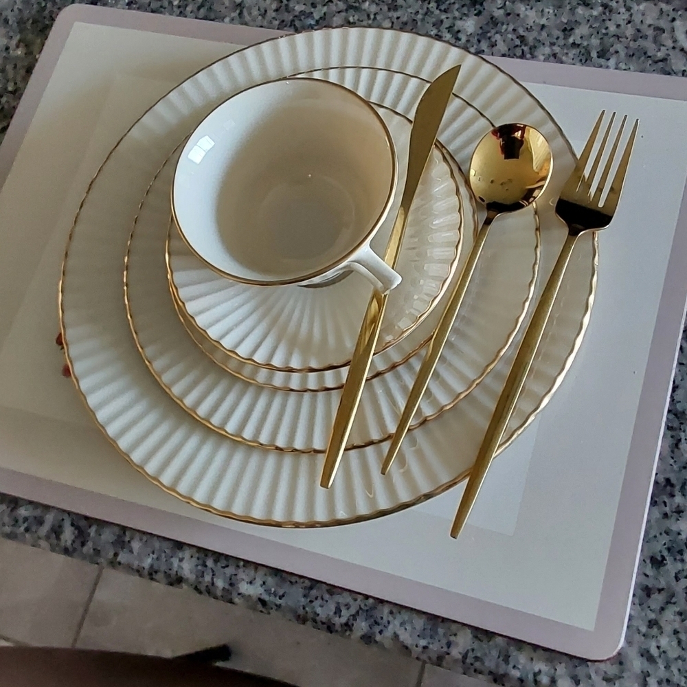 LENOX CITATION GOLD 5‎ PIECES VINTAGE DINNER .